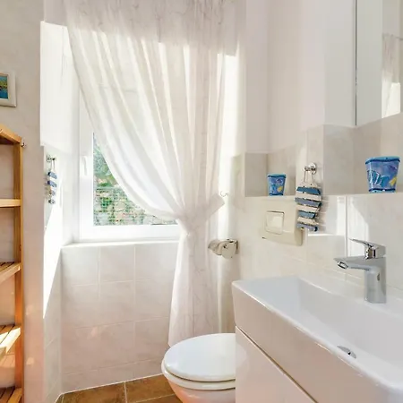 Prázdninový dům Three-bedroom Holiday In Zaton Mali *