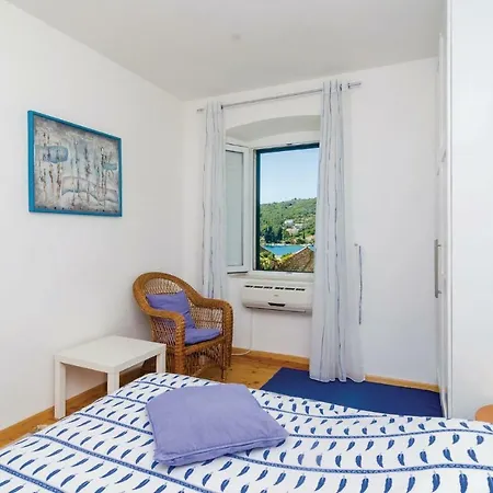 Three-bedroom Holiday In Zaton Mali Holiday home