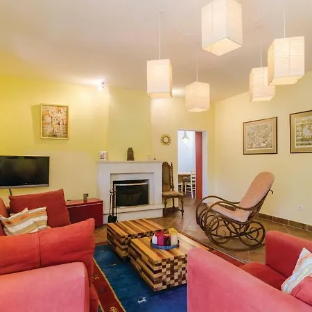 Holiday home Three-bedroom Holiday In Zaton Mali *