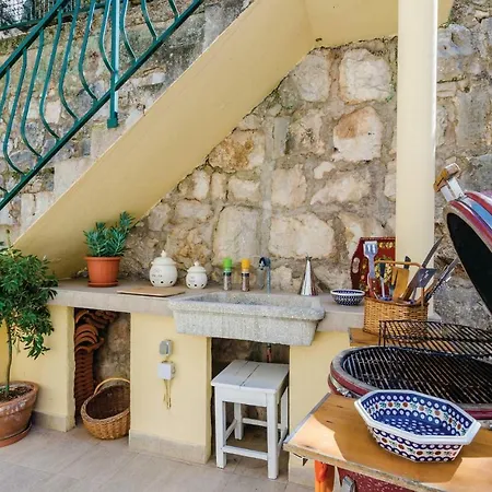 Three-bedroom Holiday In Zaton Mali Zaton (Dubrovnik-Neretva)